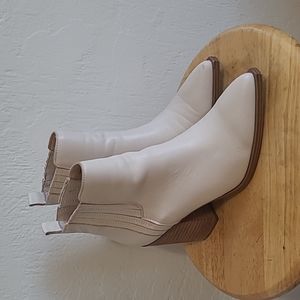 Steve Madden Chandler Booties in Color Bone